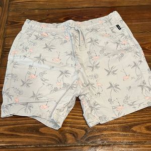NWOT HOLLISTER Epic Flex 7 inch Light Gray With Flamingos and Palm Trees